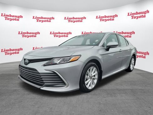 Used 2024 Toyota Camry LE w/ Convenience Package image 20