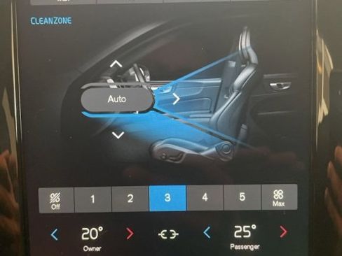 Certified 2024 Volvo XC60 B5 Core image 18