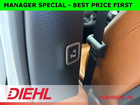 New 2026 Chrysler Pacifica Pinnacle image 25