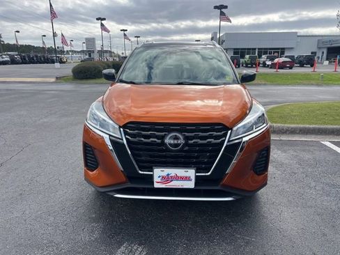 Used 2024 Nissan Kicks SV image 3
