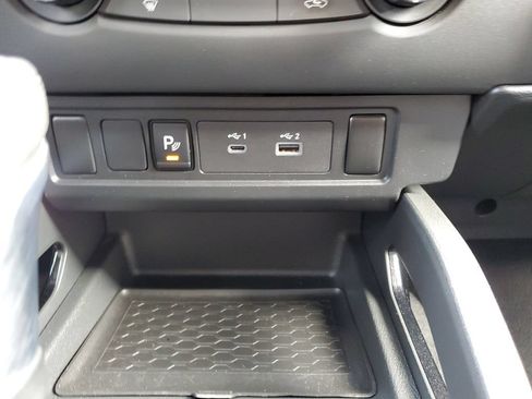 Certified 2023 Nissan Frontier SV w/ Midnight Edition Package AWD/4WD image 32