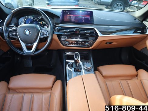 Used 2018 BMW 540i xDrive w/ Premium Package image 14