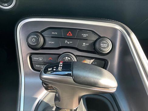 Used 2020 Dodge Challenger SXT w/ Driver Convenience Group RWD image 33