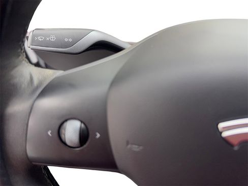 Used 2021 Tesla Model 3 Standard Range Plus image 54