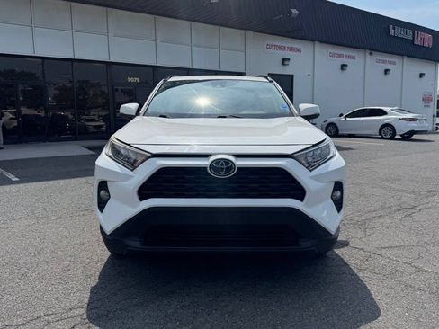 Used 2019 Toyota RAV4 XLE Premium FWD image 2