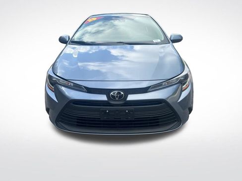 Used 2025 Toyota Corolla LE FWD image 2