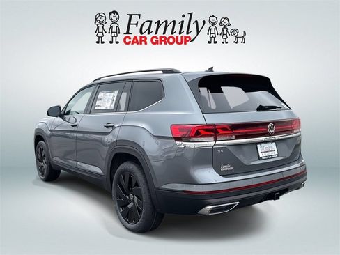 Used 2025 Volkswagen Atlas SE FWD image 4