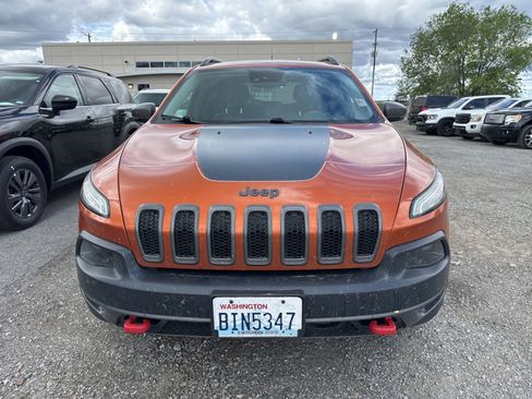 Used 2015 Jeep Cherokee Trailhawk w/ Leather Interior Group AWD/4WD image 2