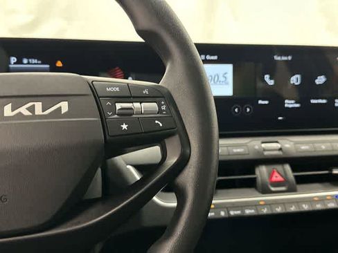 Used 2025 Kia K4 FWD image 18