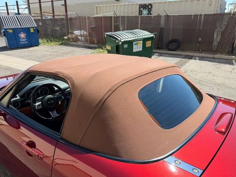 Used 2006 MAZDA MX-5 Miata Grand Touring w/ Premium Pkg RWD image 27