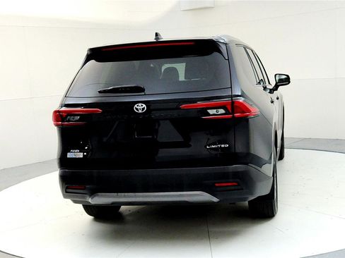 Used 2024 Toyota Grand Highlander Limited image 5