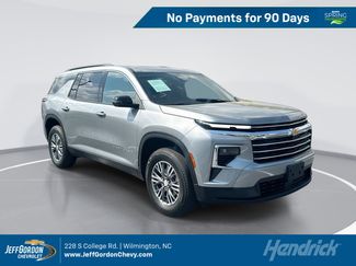 Used 2025 Chevrolet Traverse LT video 1