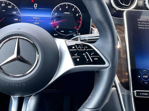 Used 2023 Mercedes-Benz GLC 300 4MATIC image 25