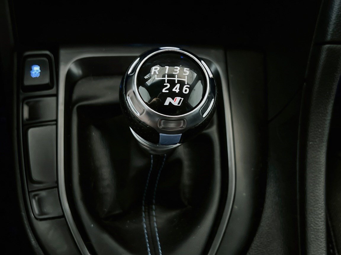 Used 2020 Hyundai Veloster N w/ Performance Package FWD image 12