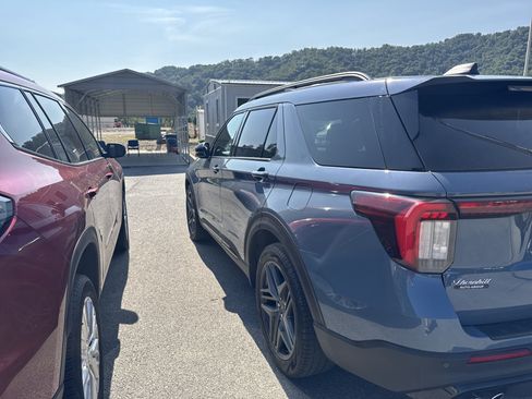 Used 2025 Ford Explorer ST w/ Sun And Sound Package AWD/4WD image 11