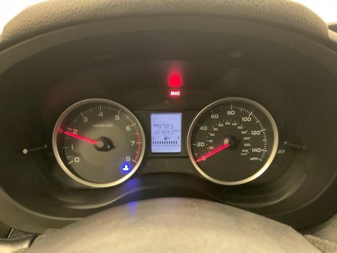 Used 2017 Subaru Forester 2.5i AWD/4WD image 2