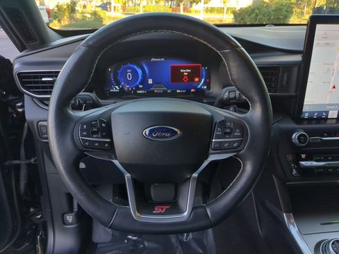 Used 2020 Ford Explorer ST w/ ST Street Pack image 31