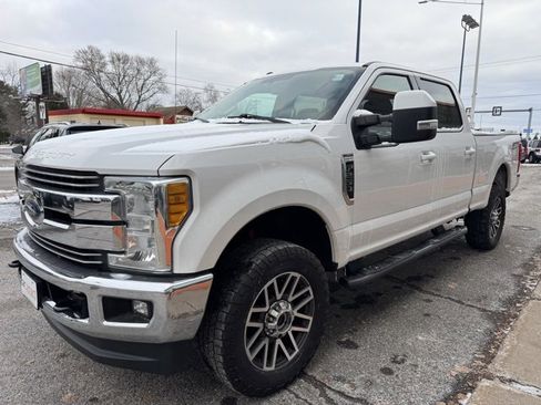 Used 2017 Ford F250 Lariat w/ Lariat Value Package image 2