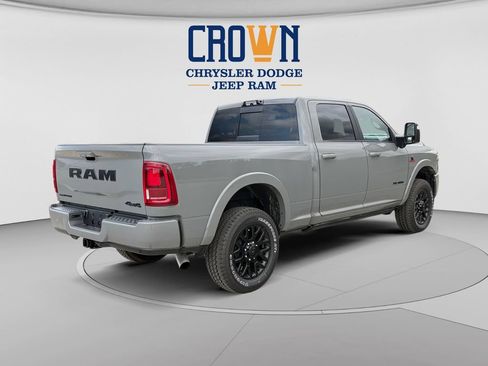 Used 2025 RAM 3500 Limited AWD/4WD image 3