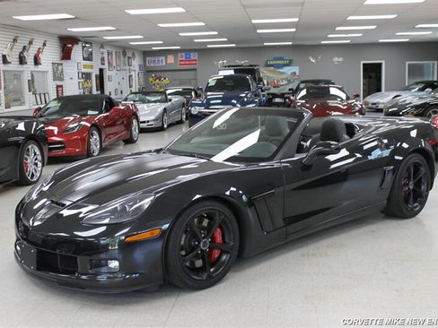 Used 2012 Chevrolet Corvette Grand Sport w/ 3LT Preferred Equipment Group RWD image 24