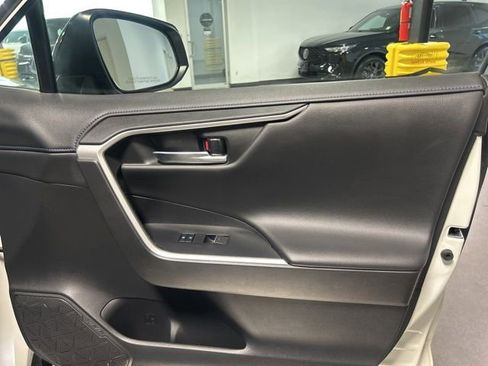 Used 2022 Toyota RAV4 XSE AWD/4WD image 25