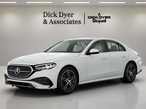 Used 2025 Mercedes-Benz E 350 Sedan image 26