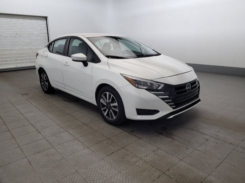 Used 2025 Nissan Versa SV FWD image 13