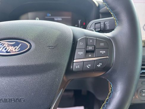 Certified 2025 Ford Maverick Lobo AWD/4WD image 34