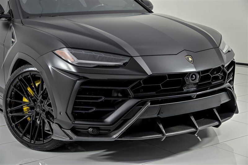 Used 2019 Lamborghini Urus AWD/4WD image 3
