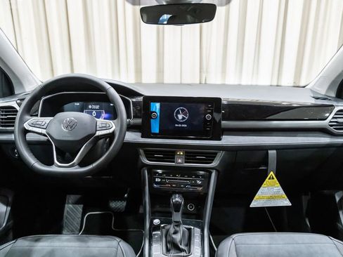 New 2026 Volkswagen Taos SE FWD image 14