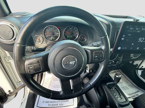 Used 2018 Jeep Wrangler Unlimited Sahara AWD/4WD image 34