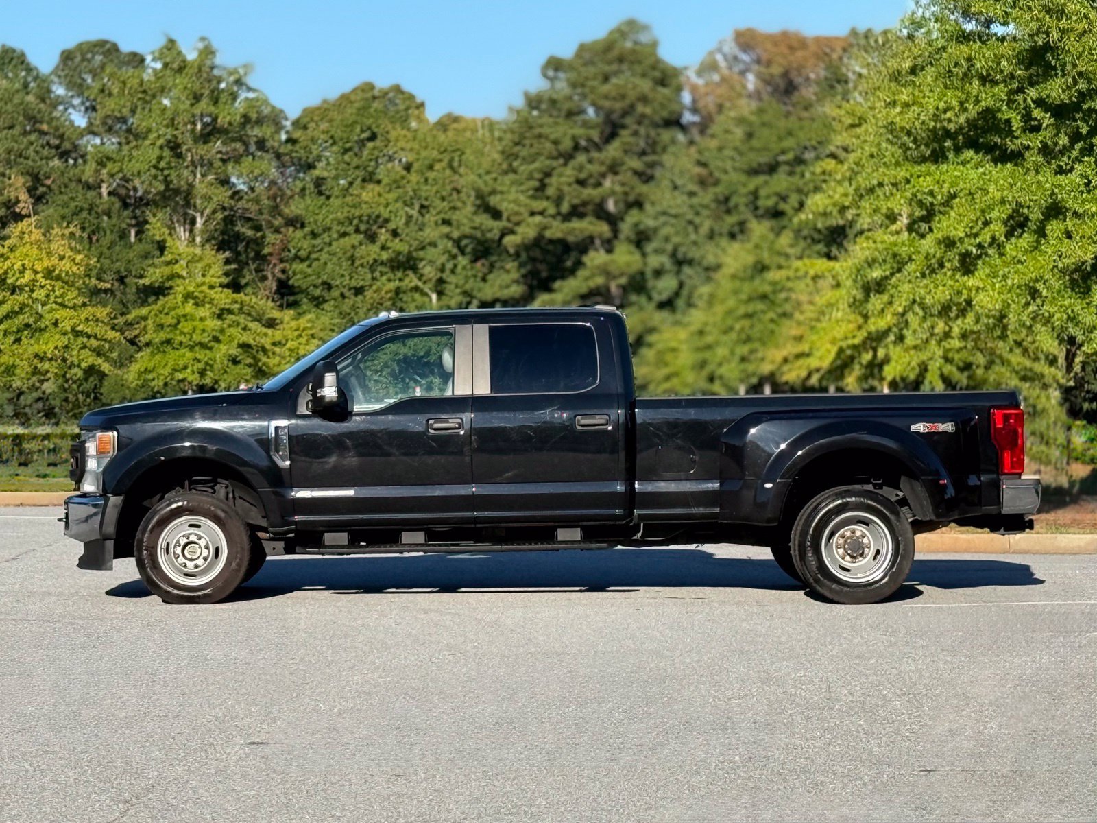 Used 2022 Ford F350 XL w/ Power Equipment Group AWD/4WD image 9