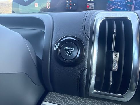 Used 2025 Ford Expedition Tremor AWD/4WD image 21