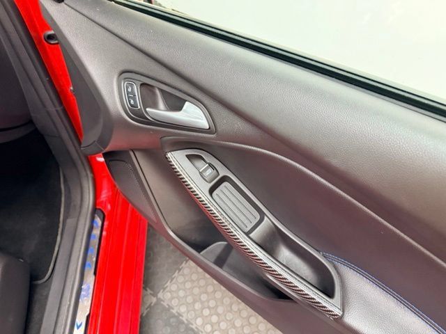 Used 2018 Ford Focus RS AWD/4WD image 42