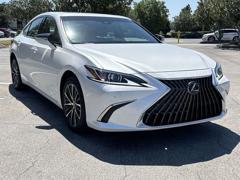 Used 2025 Lexus ES 350 w/ Premium Package image 12