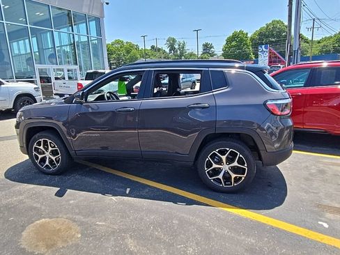 Certified 2024 Jeep Compass Limited AWD/4WD image 9