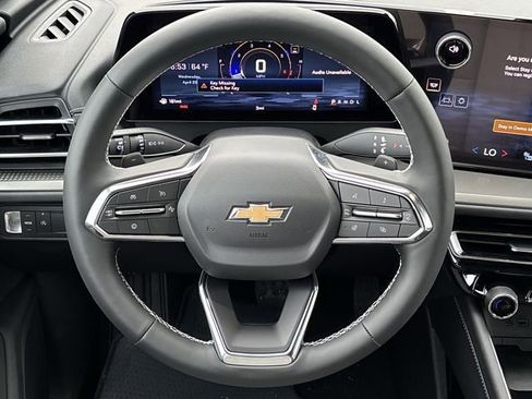 New 2026 Chevrolet Traverse LT w/ Sun and Wheel Package FWD image 13