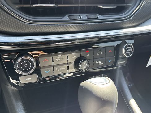 New 2026 Jeep Compass Trailhawk w/ Sun, Sound & Navigation Group AWD/4WD image 19