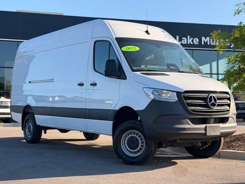 Used 2025 Mercedes-Benz Sprinter 2500 image 1