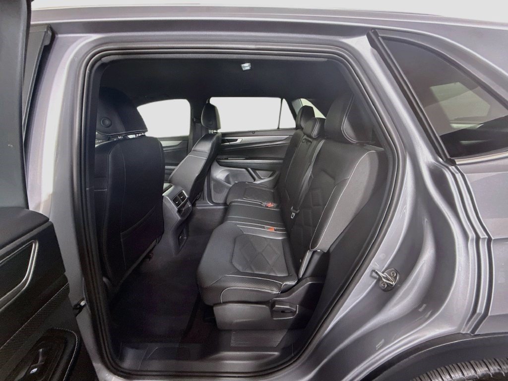 Used 2026 Volkswagen Atlas Cross Sport SE FWD image 24