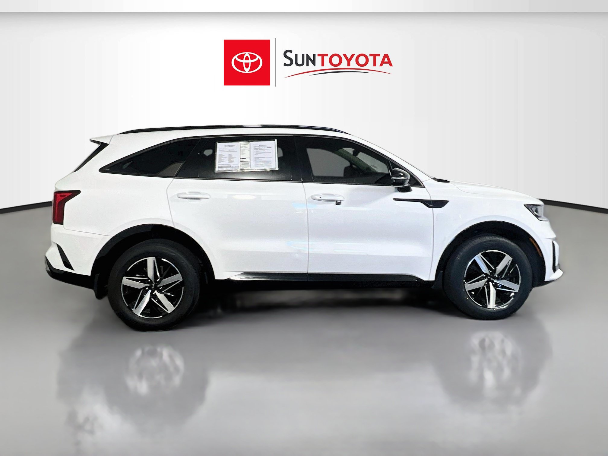Used 2023 Kia Sorento S FWD image 2