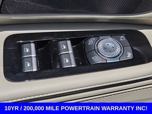 Used 2025 Lincoln Nautilus Premier AWD/4WD image 29