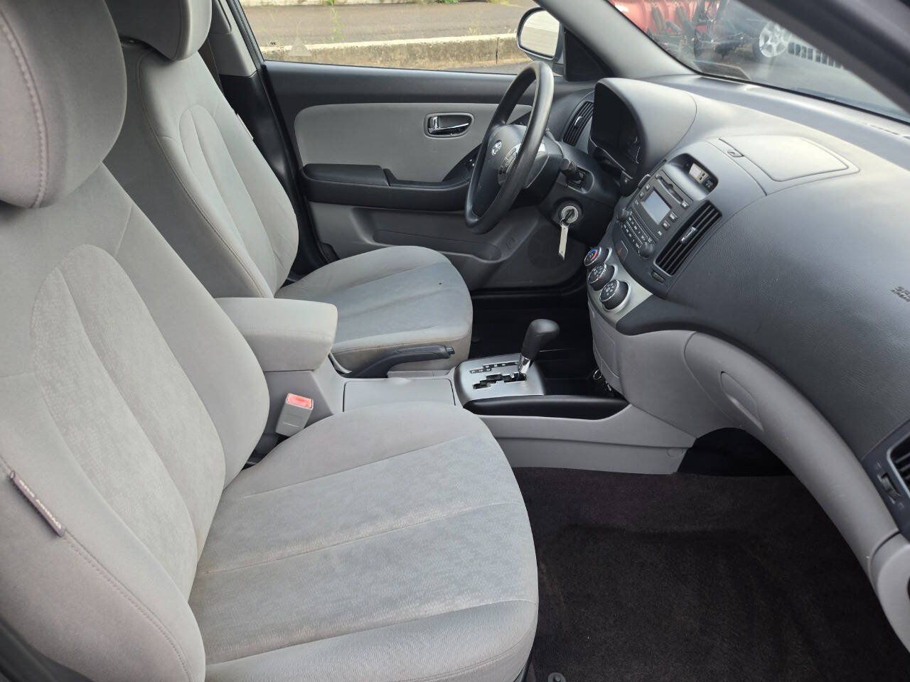 Used 2010 Hyundai Elantra GLS FWD image 22