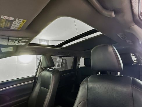 Used 2018 Toyota Highlander Limited Platinum image 26