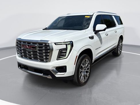 Used 2026 GMC Yukon XL Denali w/ Denali Reserve Package AWD/4WD image 3