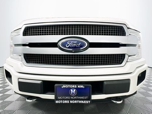 Used 2018 Ford F150 Platinum w/ Equipment Group 701A Luxury image 4