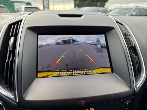 Used 2019 Ford Edge Titanium w/ Cold Weather Package image 27