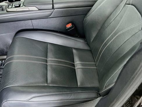 Used 2019 Lexus RX 450h AWD image 18