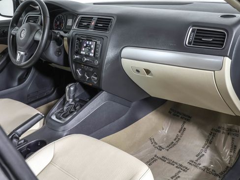 Used 2012 Volkswagen Jetta SEL image 42