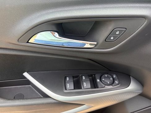Used 2025 Chevrolet Trax LS FWD image 14